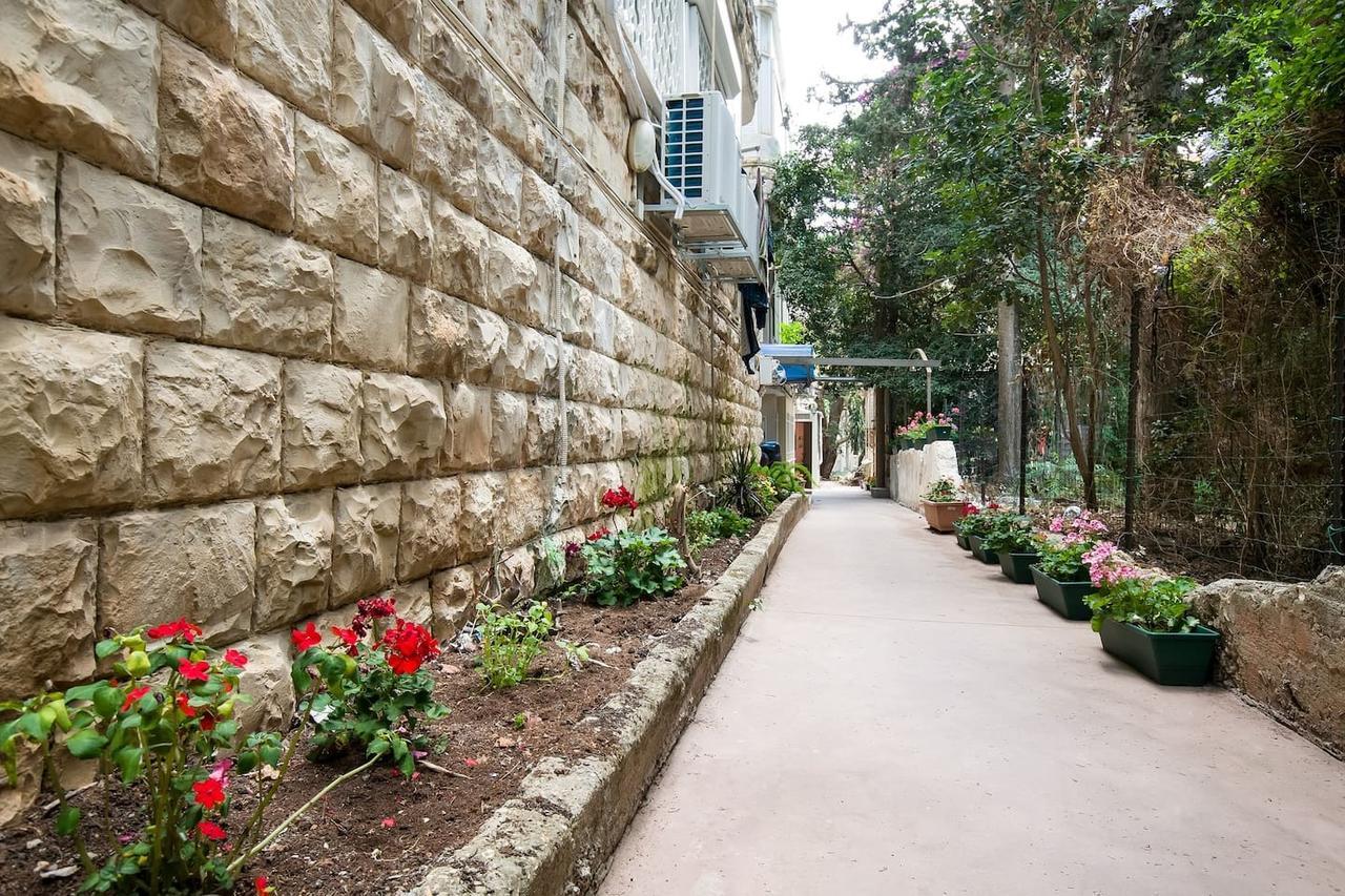 Cozy Apartment In The Carmel Center ไฮฟา ภายนอก รูปภาพ